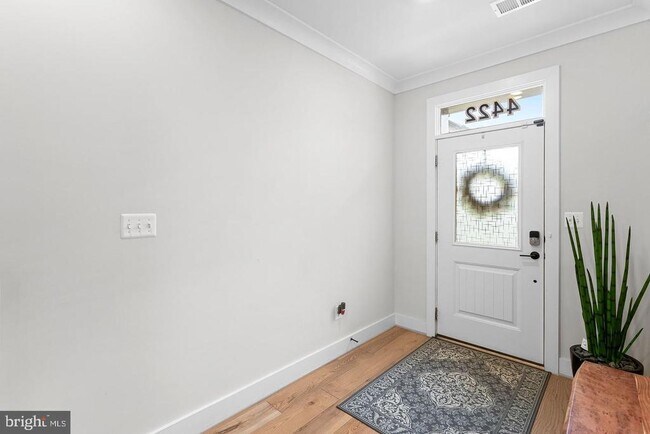 Foto del edificio - 4422 Fair Lakes Ct