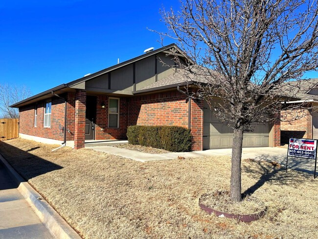 Foto del edificio - Charming 3 Bedroom 2 Bath home in Moore, OK!