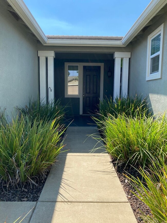 Building Photo - 3367 Carlsbad Ct