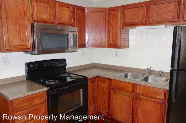 Foto del edificio - 2 br, 1 bath House - 505 W 86th St
