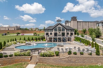 Building Photo - West Edge