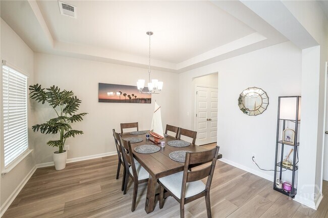 Foto del edificio - 109 Binscombe Ln
