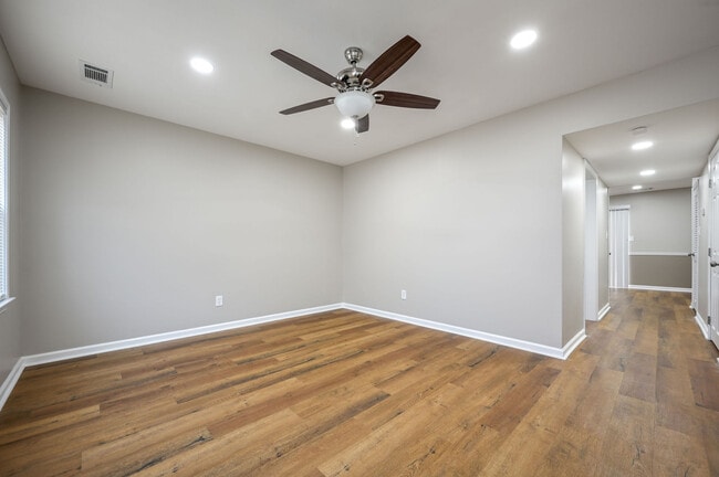 Building Photo - 1192 Madison Ct