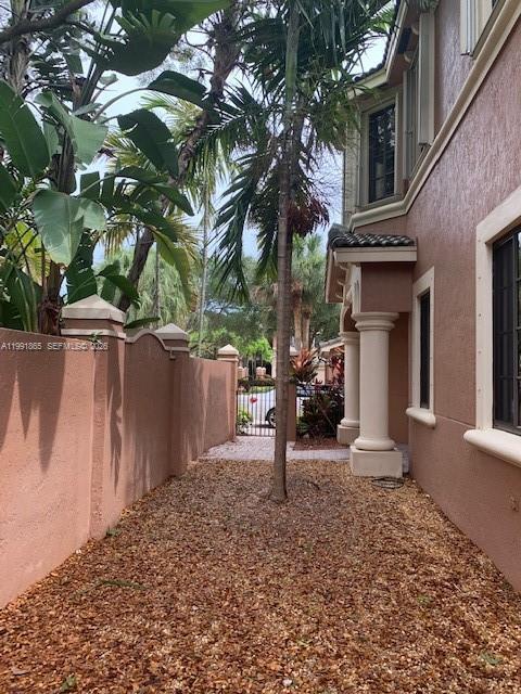 Foto del edificio - 2800 Kinsington Cir