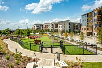 Building Photo - Discovery at The Realm