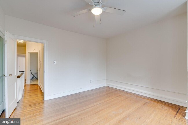 Building Photo - 544 S Melville St