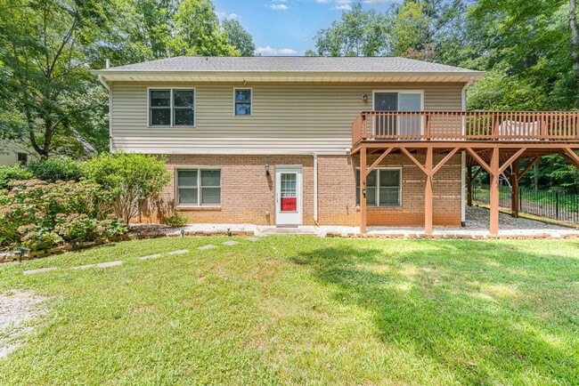 Photo - 306 Crosscut Dr House
