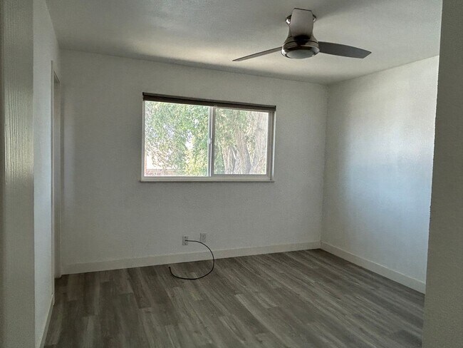 Foto del edificio - 150 Mortensen Ln