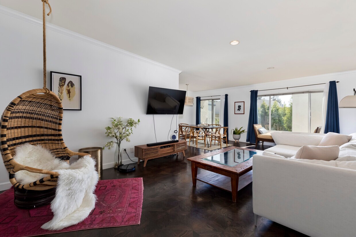 1045 N Kings Rd Unit 308, West Hollywood, CA 90069 Condo for Rent in