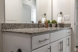 1BR, 1BA - 768 SF - Birchway Perry Road