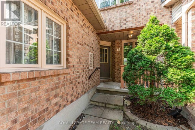 Building Photo - 18 Ravenscroft Ct