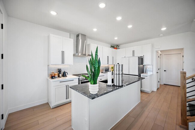 Foto del edificio - NEW CONSTRUCTION Gorgeous 4 Bedroom, 3.5 bath with Unbeatable Views