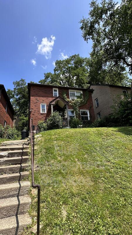 Primary Photo - 686 Princeton Blvd