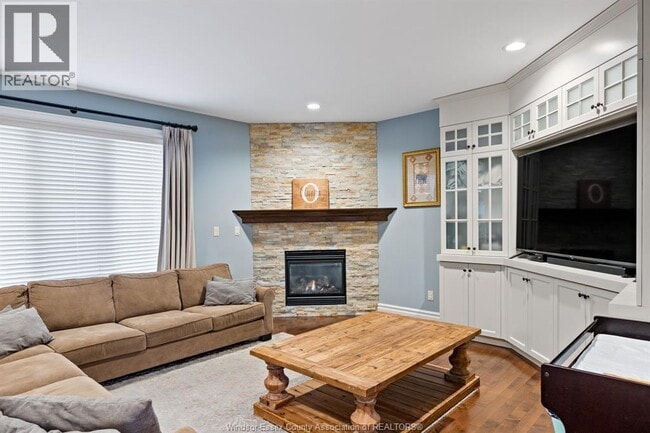 Photo du bâtiment - 1665 Lansdowne Ave