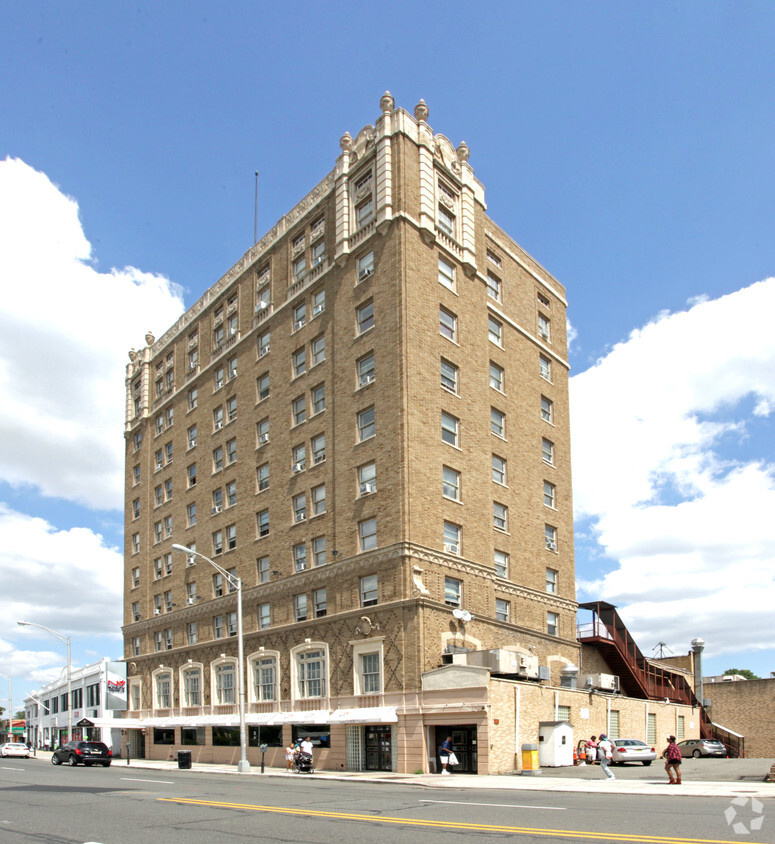 Building Photo - Winfield Scott Towers # 475