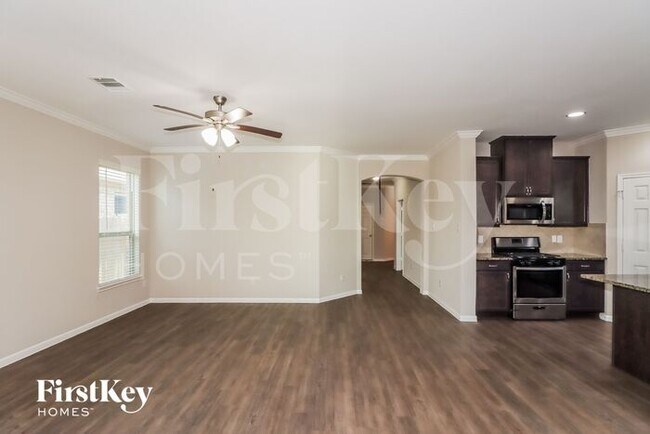 Foto del edificio - 2201 Windy Grove Dr