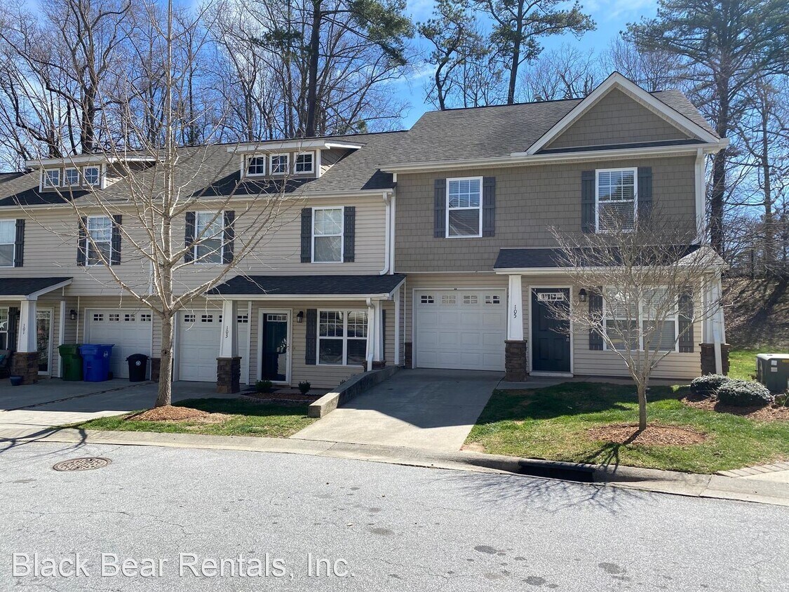 3 br, 2.5 bath House 105 Thea Lane House Rental in Fletcher, NC