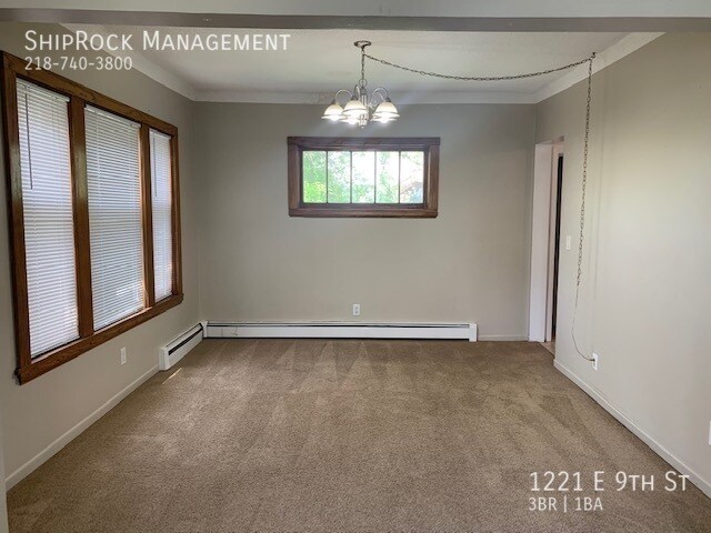 Foto del edificio - 1221 E 9th St