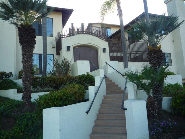 Foto del edificio - 2828 Famosa Blvd