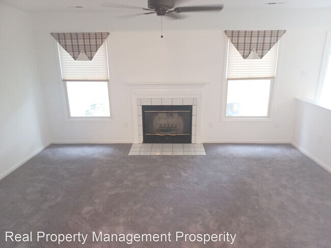Building Photo - 3 br, 2.5 bath House - 35 Nathan Ct