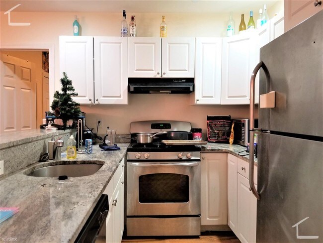 Building Photo - 3 br, 1 bath Apartment - 144 Amory St 1
