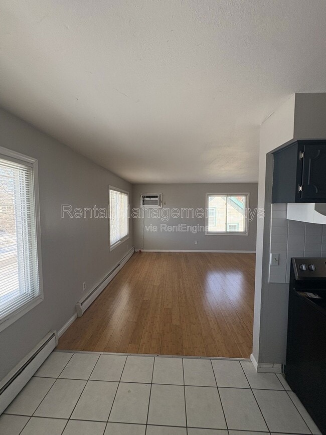 Building Photo - 3521 12th Ave S