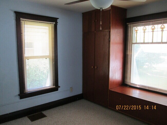 Building Photo - SHORT-TERM LEASE —Available now through Ju...