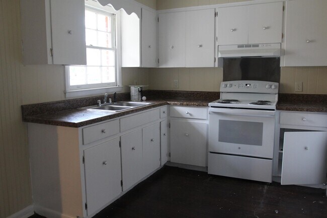Foto del edificio - 135 Miller St NW
