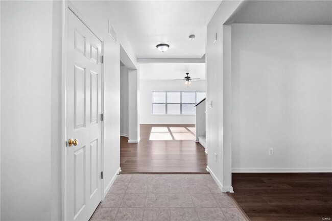 Foto del edificio - *Ready for immediate move-in** Built in 20...