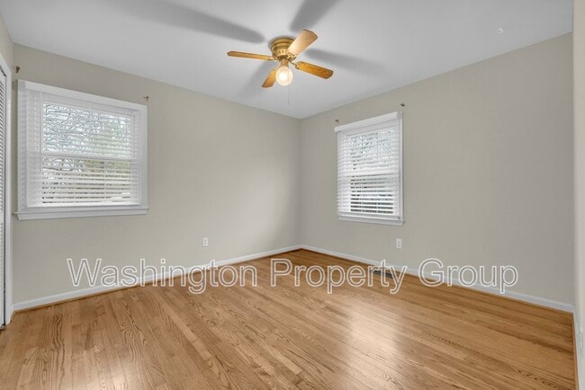 Foto del edificio - 4702 Declaration Ct