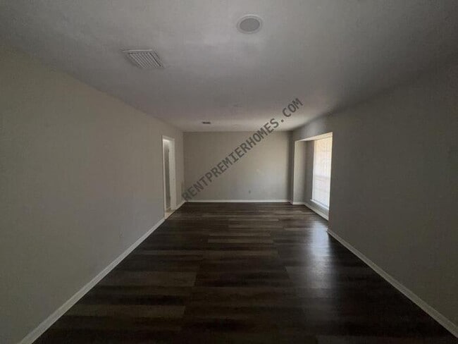 Photo - 403 Mistywood Dr House