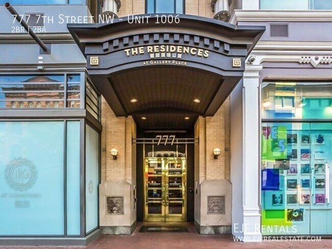 Building Photo - 2br - 1020 ft2 - Incredible 2 BD/2BA Luxur...