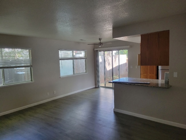 Building Photo - 3312 La Canada Dr