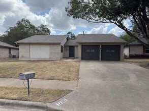 Building Photo - 12105 Missel Thrush Ct