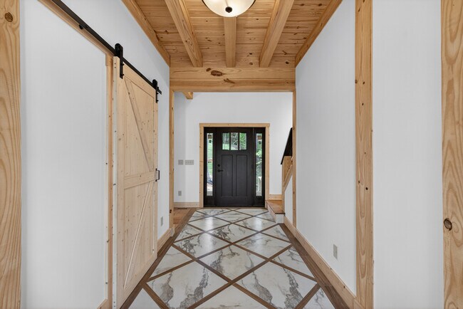 Building Photo - 308 Acres Ct