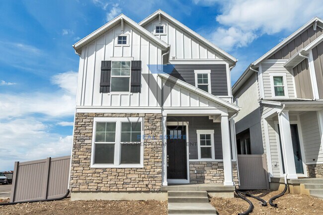 Building Photo - 9737 Featherstone Dr