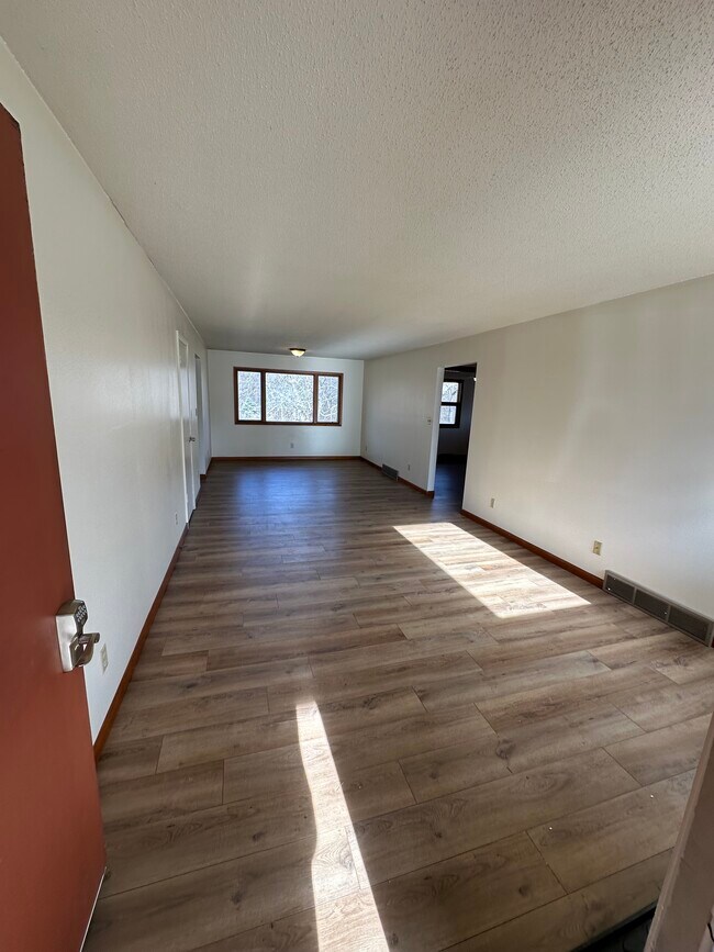 Foto del edificio - 809 2nd Ave NE