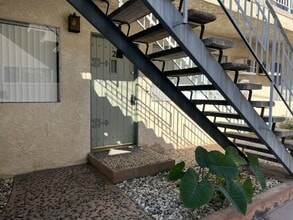 Building Photo - 8135 Stewart and Gray Rd