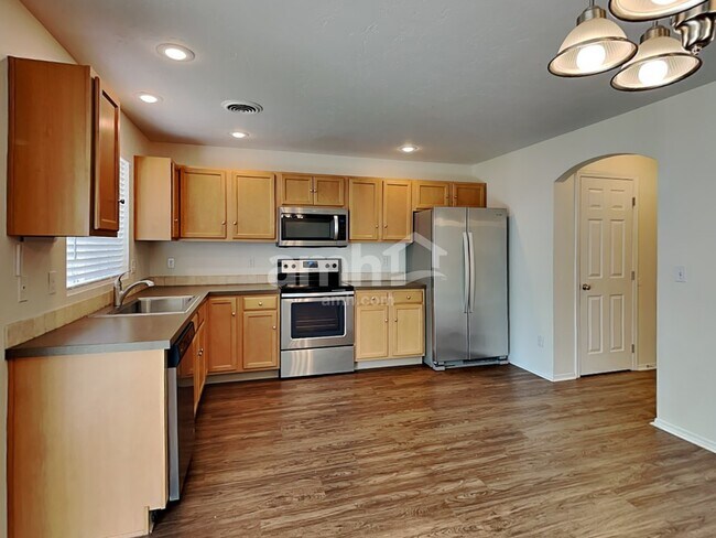 Building Photo - 8295 W Mojave Dr