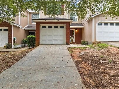Foto del edificio - Charming 2-Bedroom, 2.5-Bathroom Townhome with Community Pool! Available TODAY!