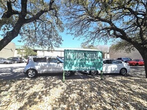 Building Photo - 2600 Penny Ln