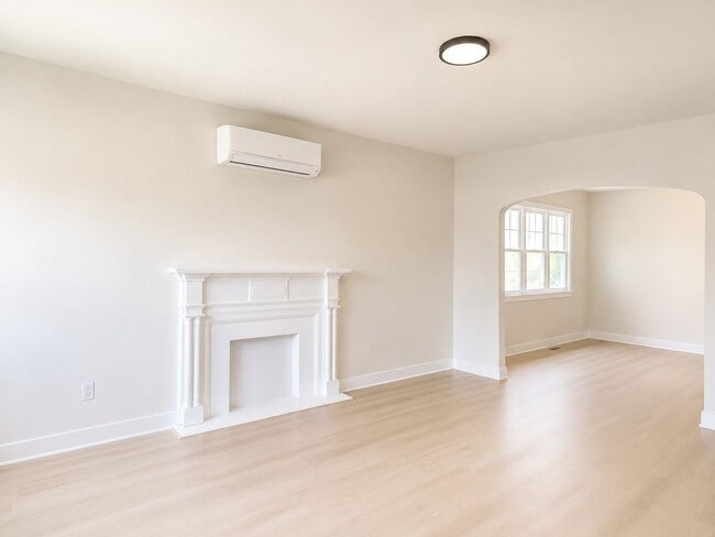 Building Photo - 1510-1512-1512 Linden St