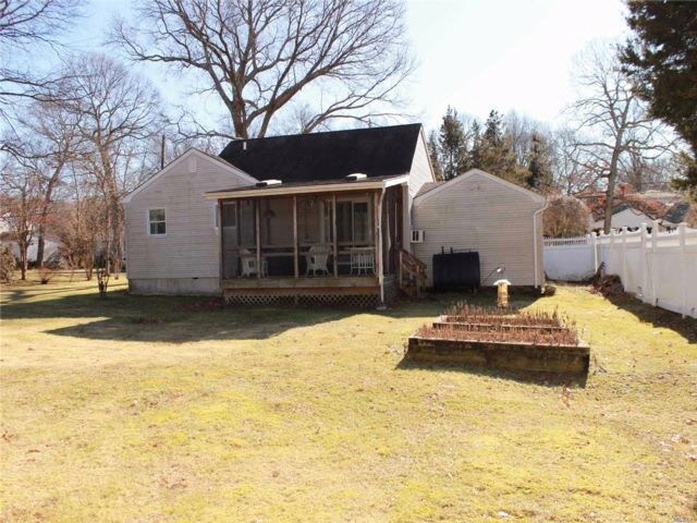 Building Photo - 335 Forest Ln
