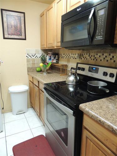 Building Photo - 11524 Royal Palm Blvd