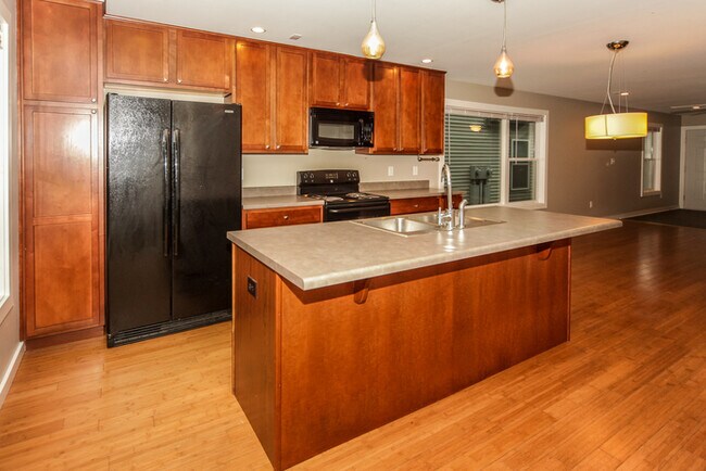 Foto del edificio - Beautiful Townhouse Close to Downtown Indy...