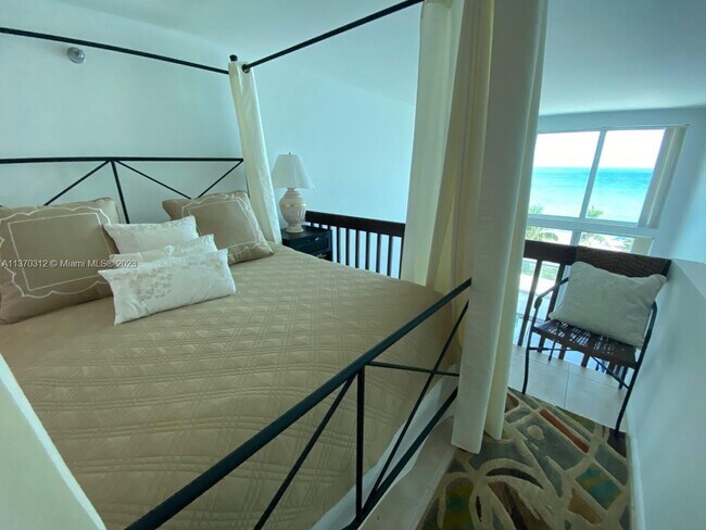 Building Photo - 5445 Collins Ave