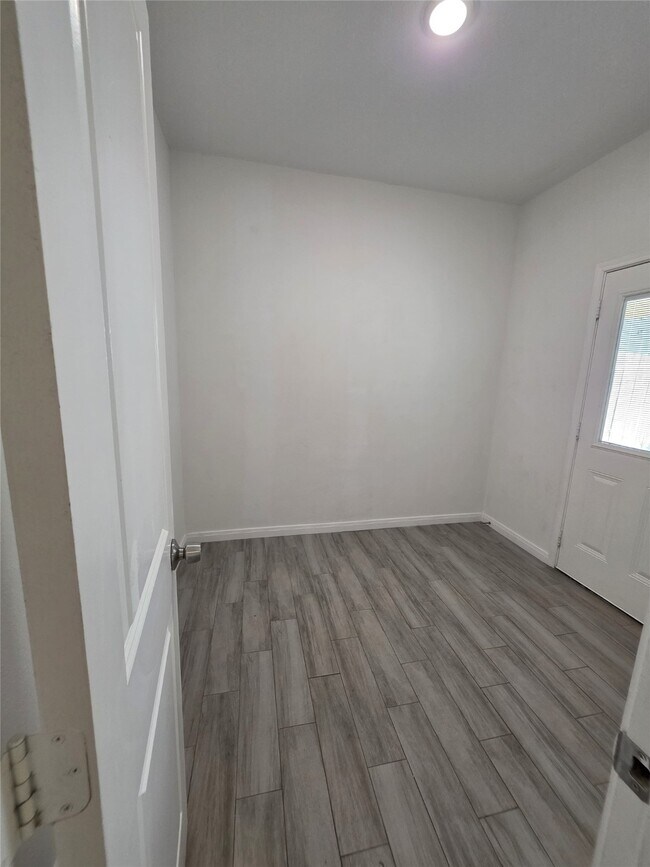 Foto del edificio - 825 Omeara