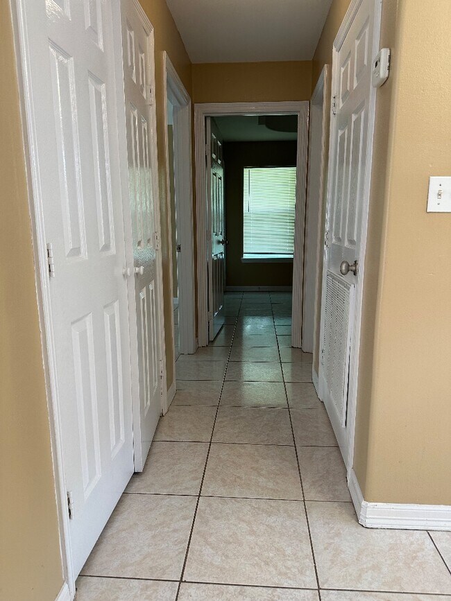 Foto del edificio - 2300 N Erica St