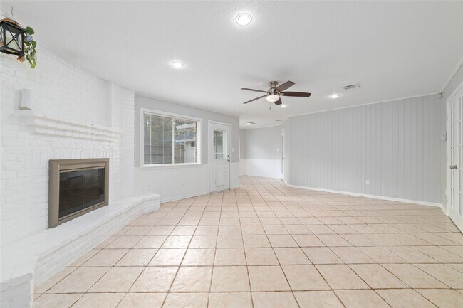 Foto del edificio - 25602 Oakhurst Dr