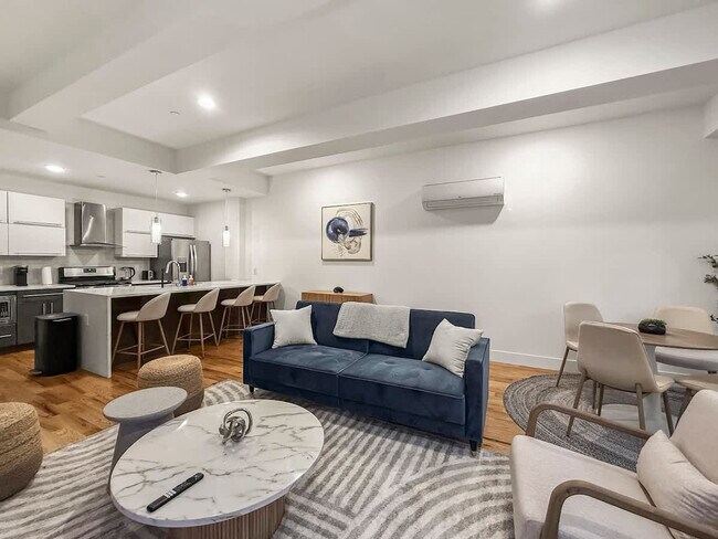 Building Photo - 236 W Thompson St